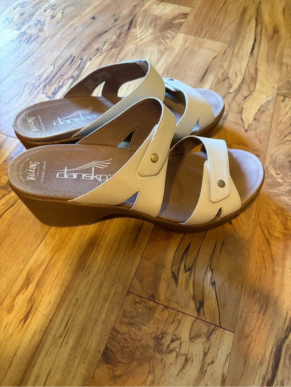 Dansko Jodi Strappy Wedge Sandals EU 40 US 9.5-10 beige leather The Walking Co.